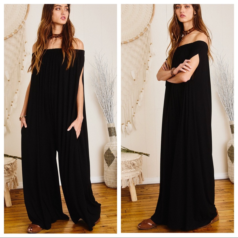 ✨LAST ONE✨Fabulous Off The Shoulder Cape Jumpsuit - Picture 3 of 5
